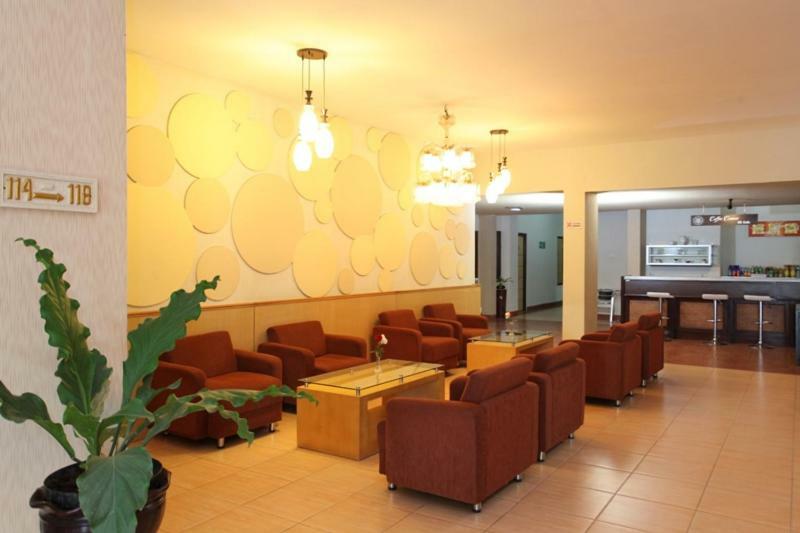 University Club Kejayan Extérieur photo